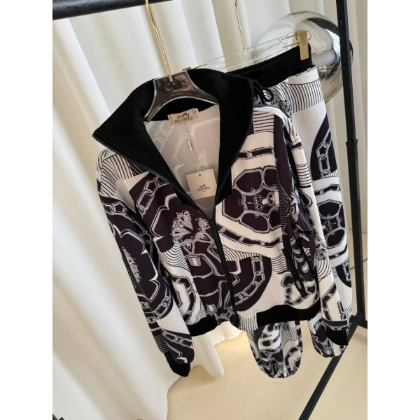 Костюм Hermes 
