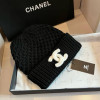 Стильная шерстяная шапка Chanel