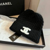 Стильная шерстяная шапка Chanel