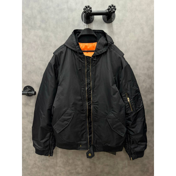Бомбер Balenciaga 