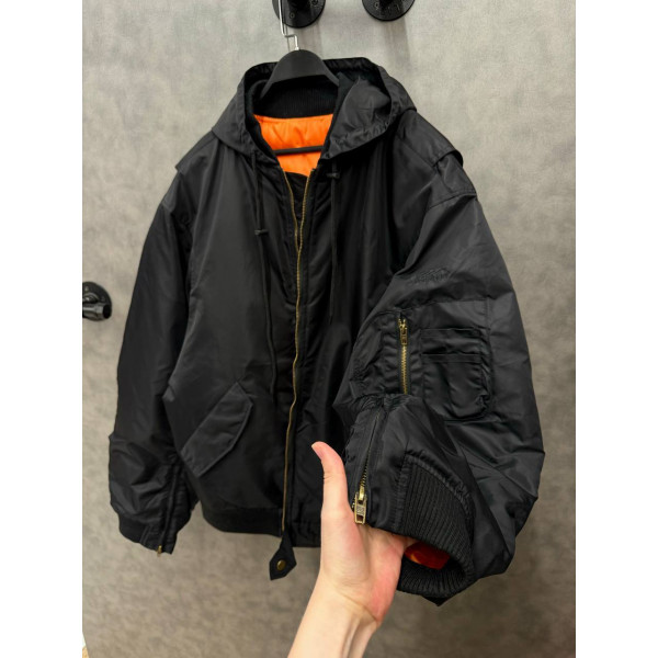 Бомбер Balenciaga 