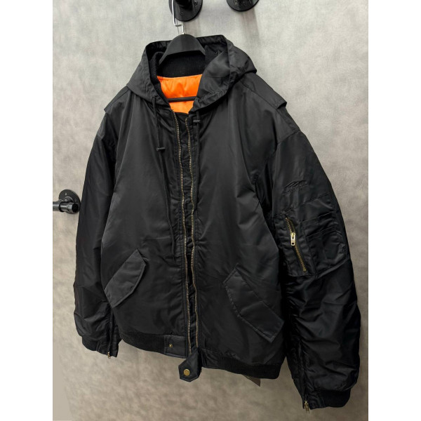 Бомбер Balenciaga 