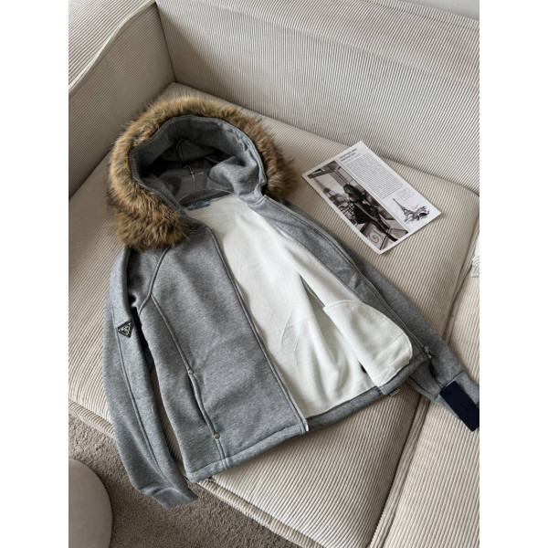 Костюм женский Prada