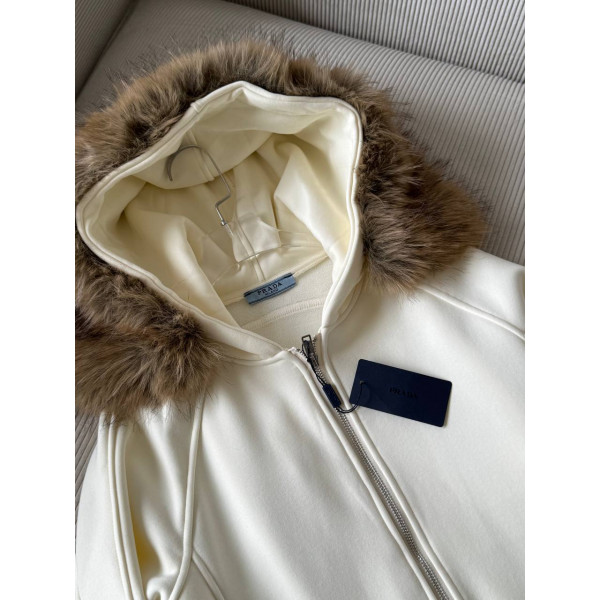 Костюм женский Prada