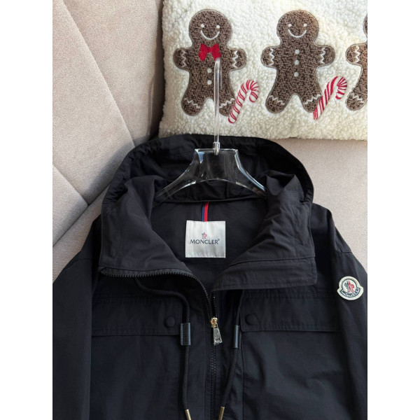 Ветровка женская Moncler