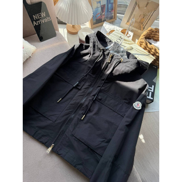 Ветровка женская Moncler
